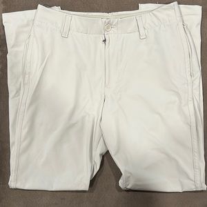 Khaki Under Armour Golf Pant Size 32/30